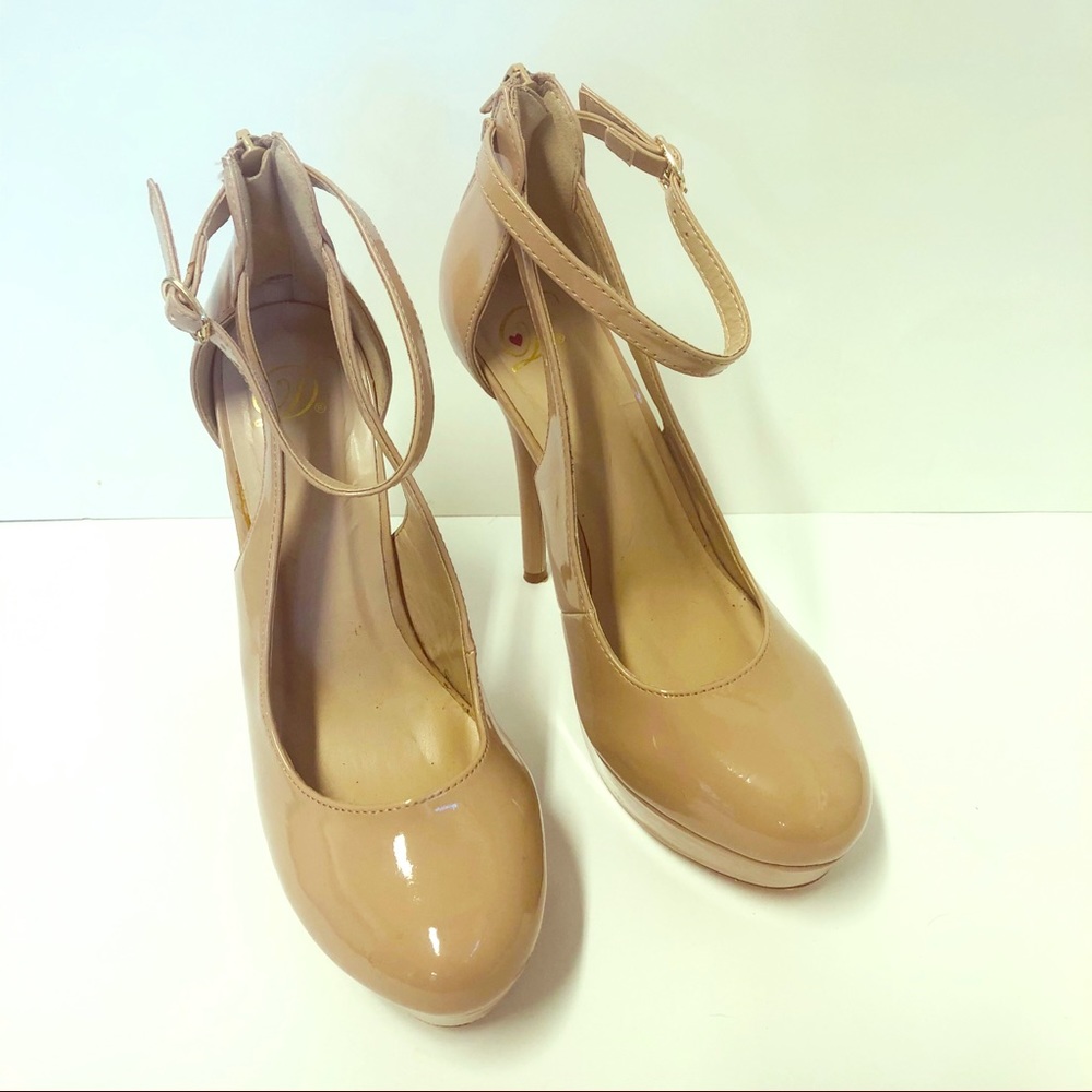 🛍 Nude platform heels w ankle strap